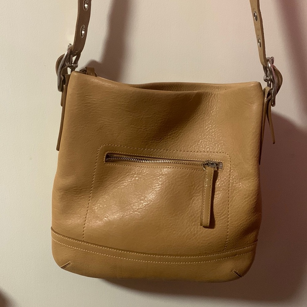 Coach bag in great condition.  Adjustable shoulder strap.